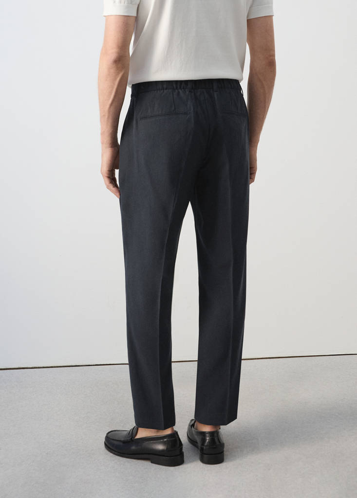 Regular-fit pleated trousers — Navy