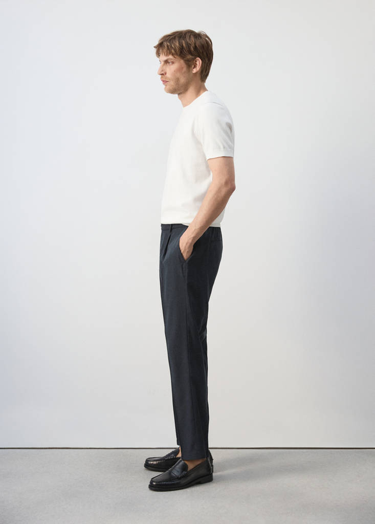 Regular-fit pleated trousers — Navy
