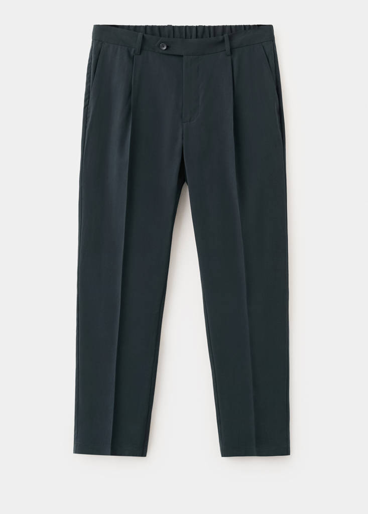 Regular-fit pleated trousers — Navy