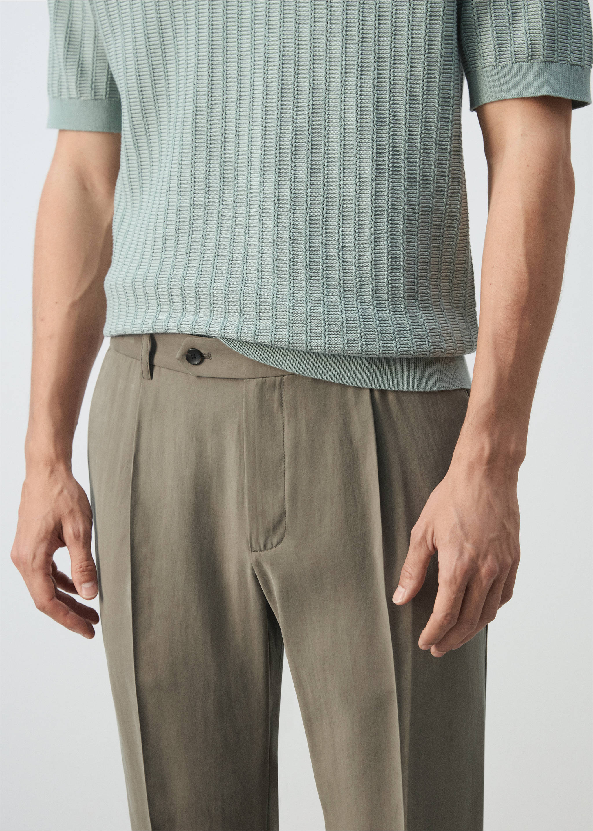Pantalón traje regualt fit modal - Detalle del artículo 1, Gris visón. Ref: 37081333-00.