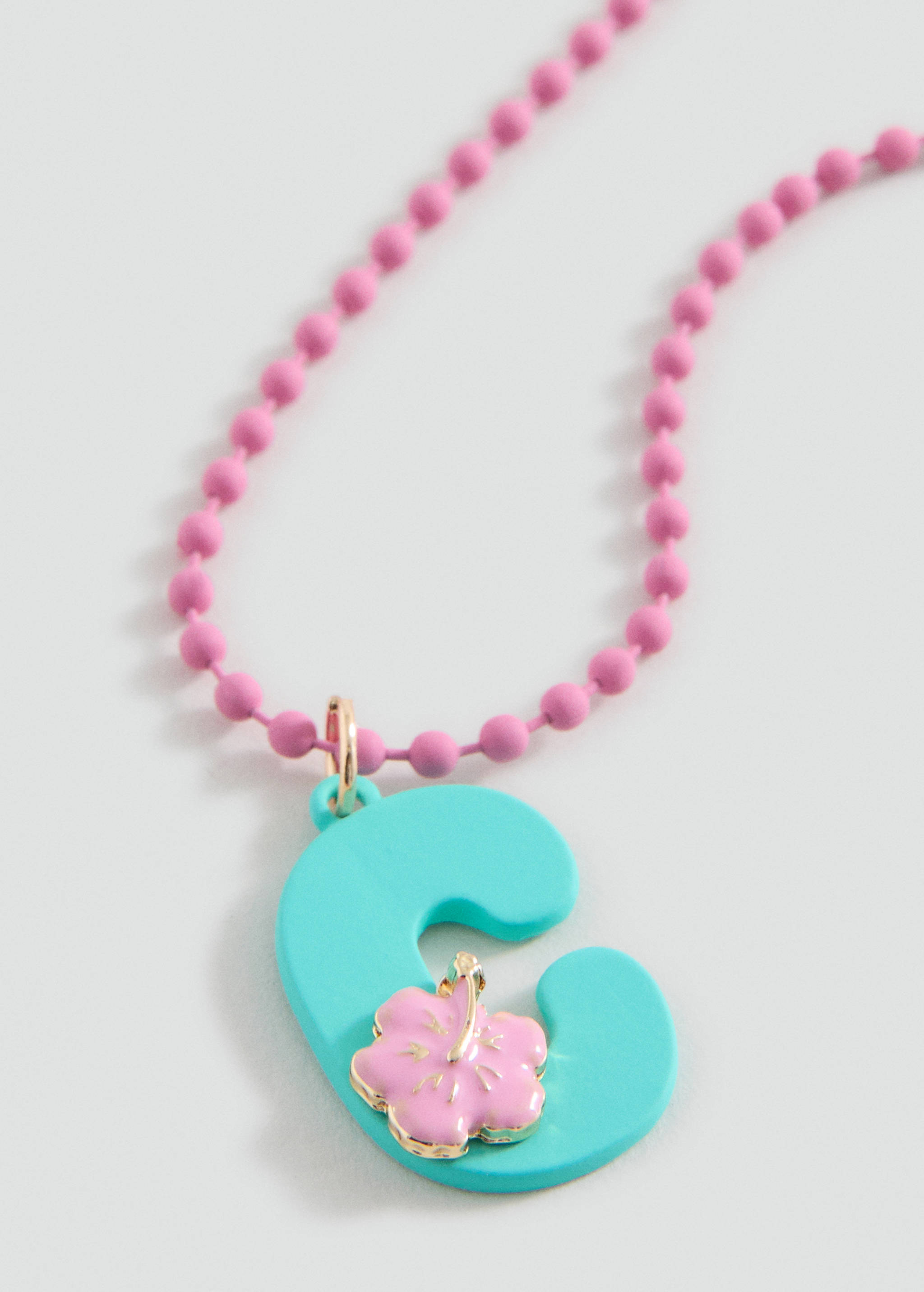 سلسلة قلادة حروف - رؤية وسط