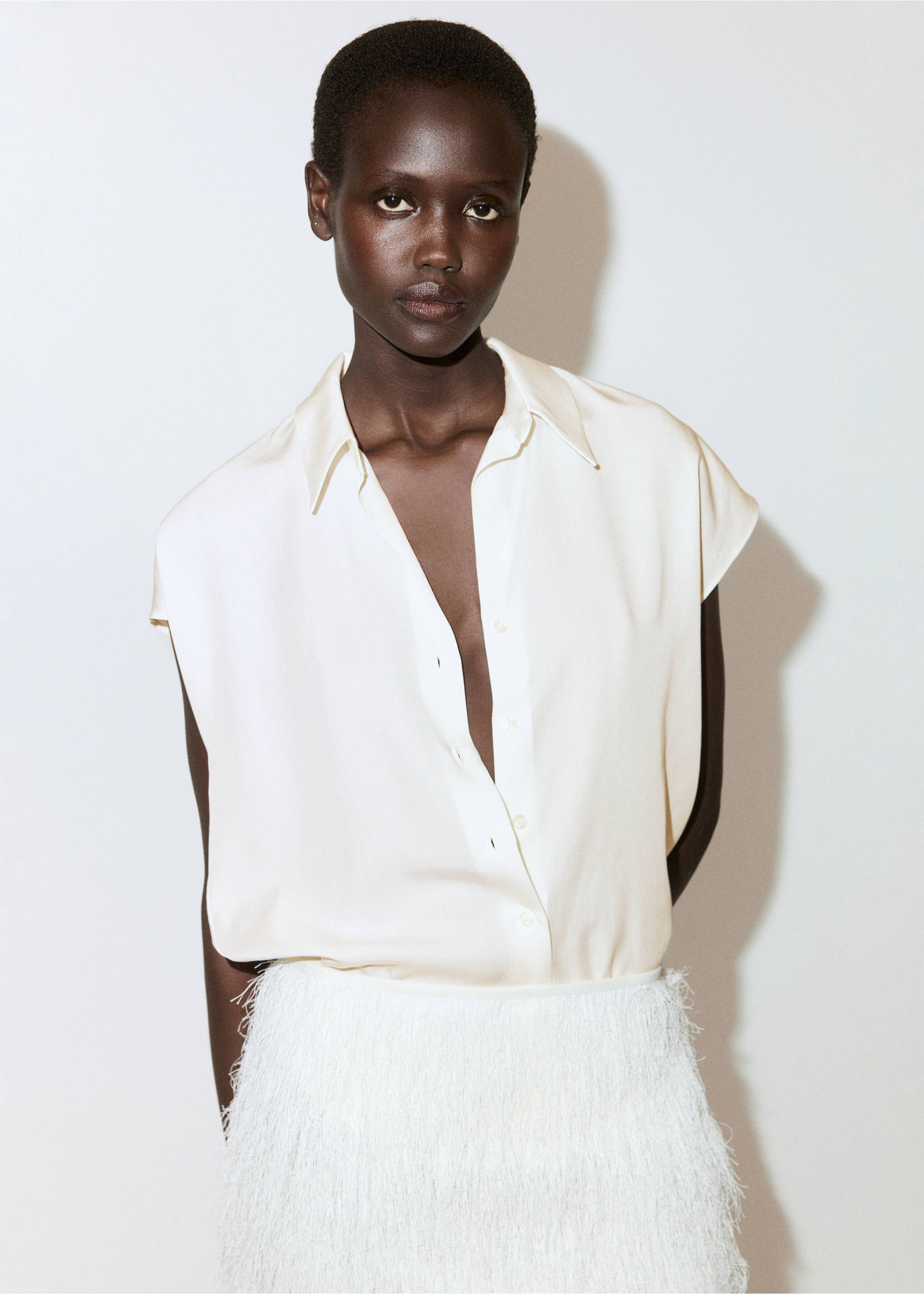 Chemise Lyocell manches courtes - Plan moyen, Blanc cassé. Ref: 37081337-00.