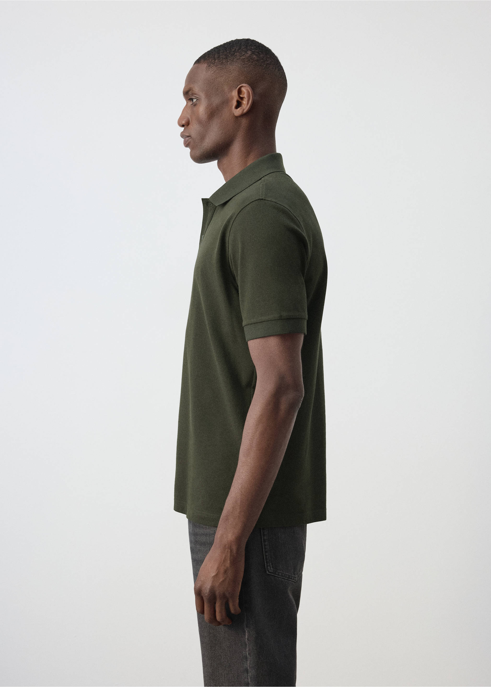 100% cotton piqué polo - Details of the article 2, Medium Green. Ref: 37081368-00.