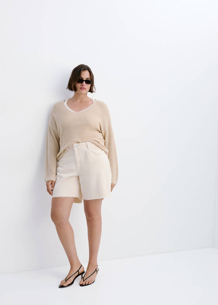 Straight low-rise denim Bermuda shorts — Ecru