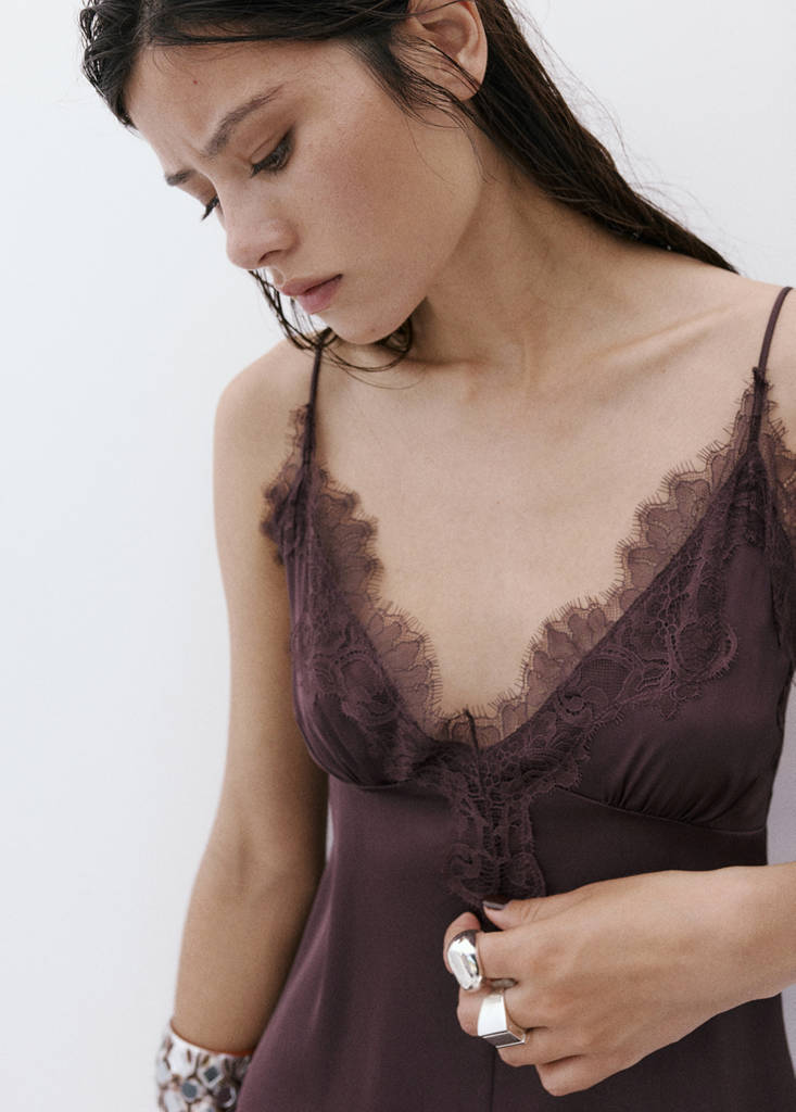 Satin lace dress — Lilac