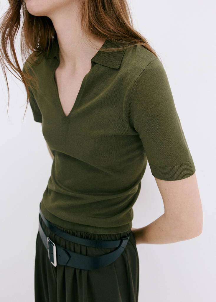 Fitted fine-knit polo — Khaki