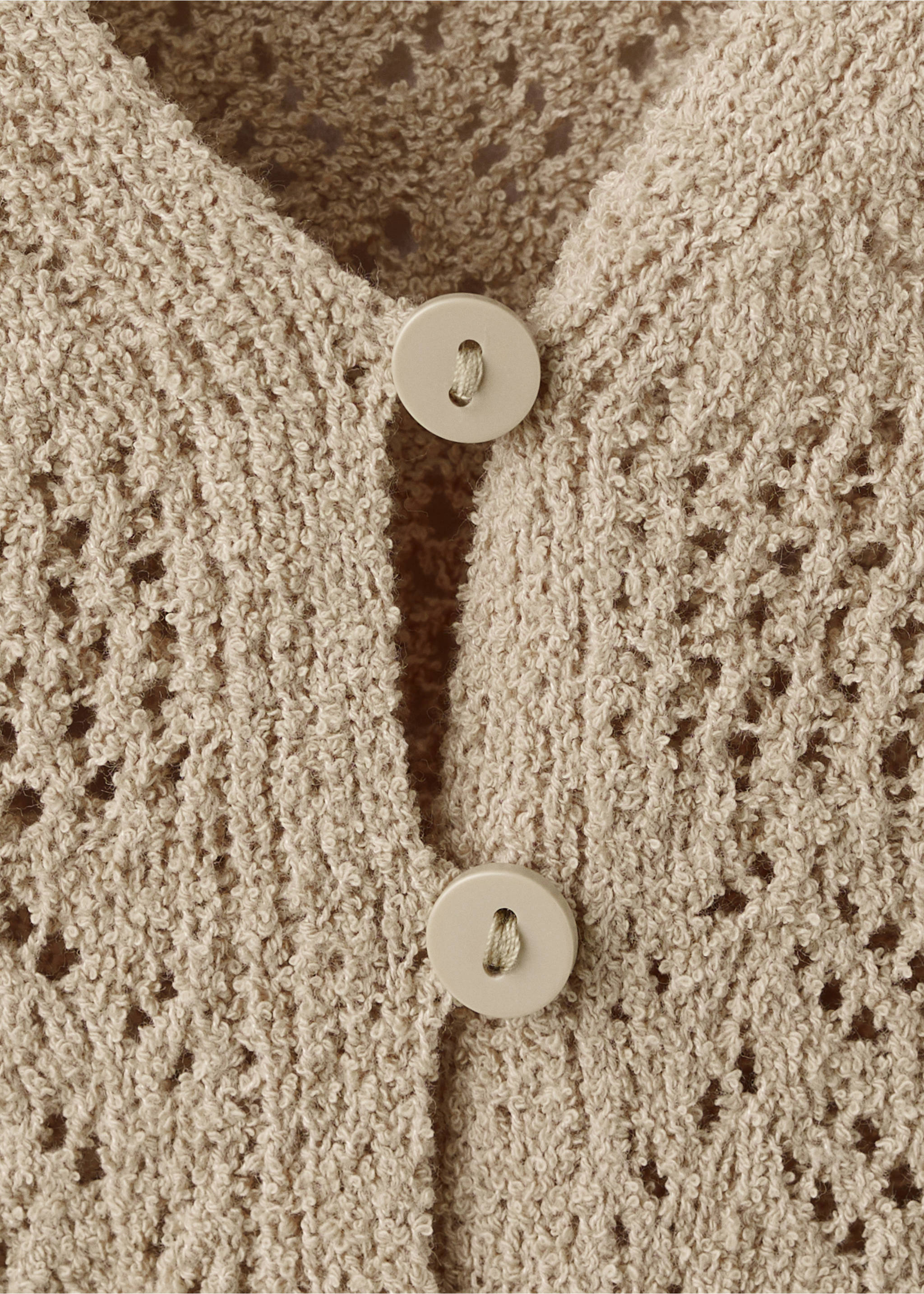 Crochet buttoned gilet - Details of the article 8, Sand. Ref: 37081384-00.