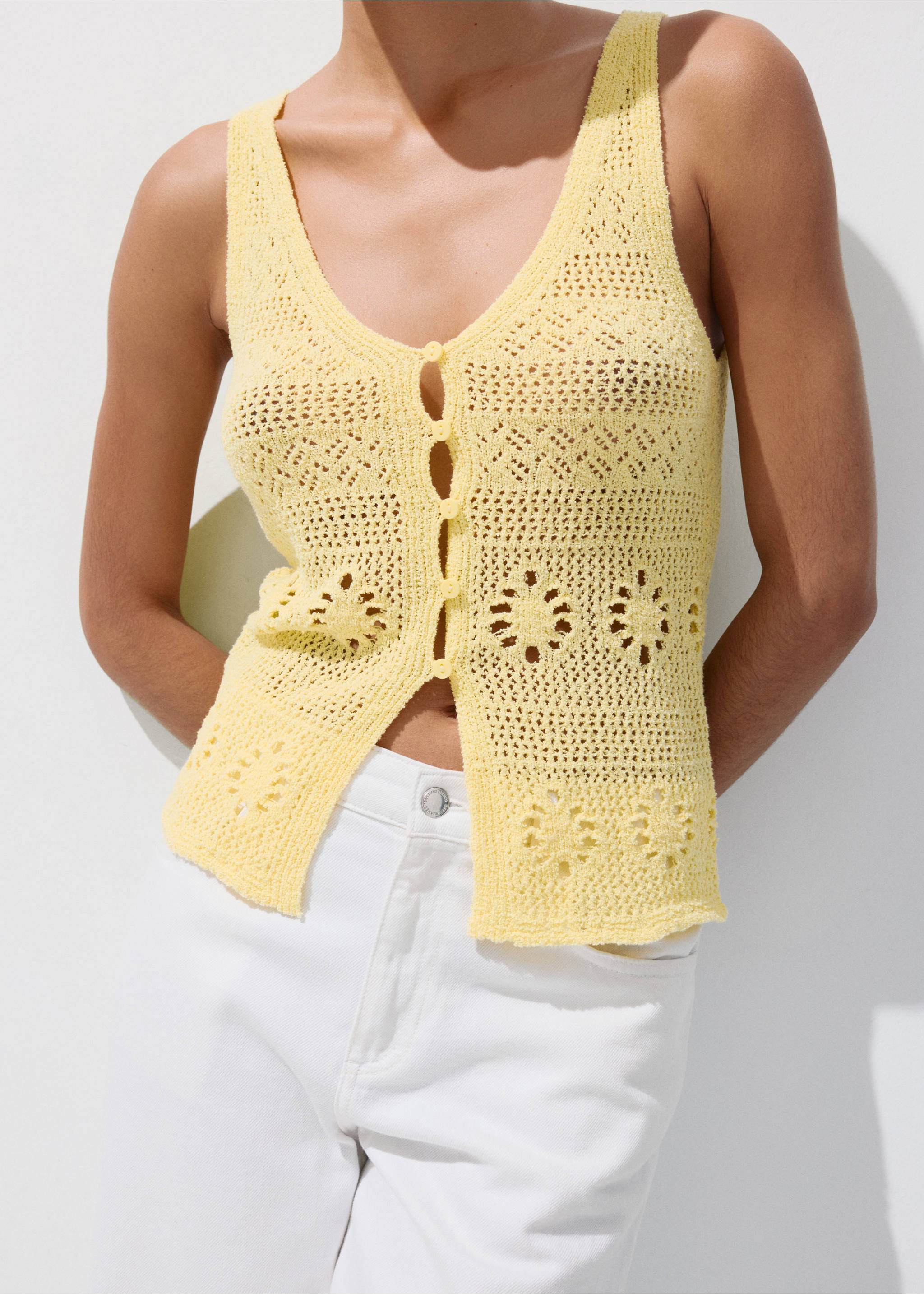 Crochet buttoned gilet - Medium plane, Yellow. Ref: 37081384-00.