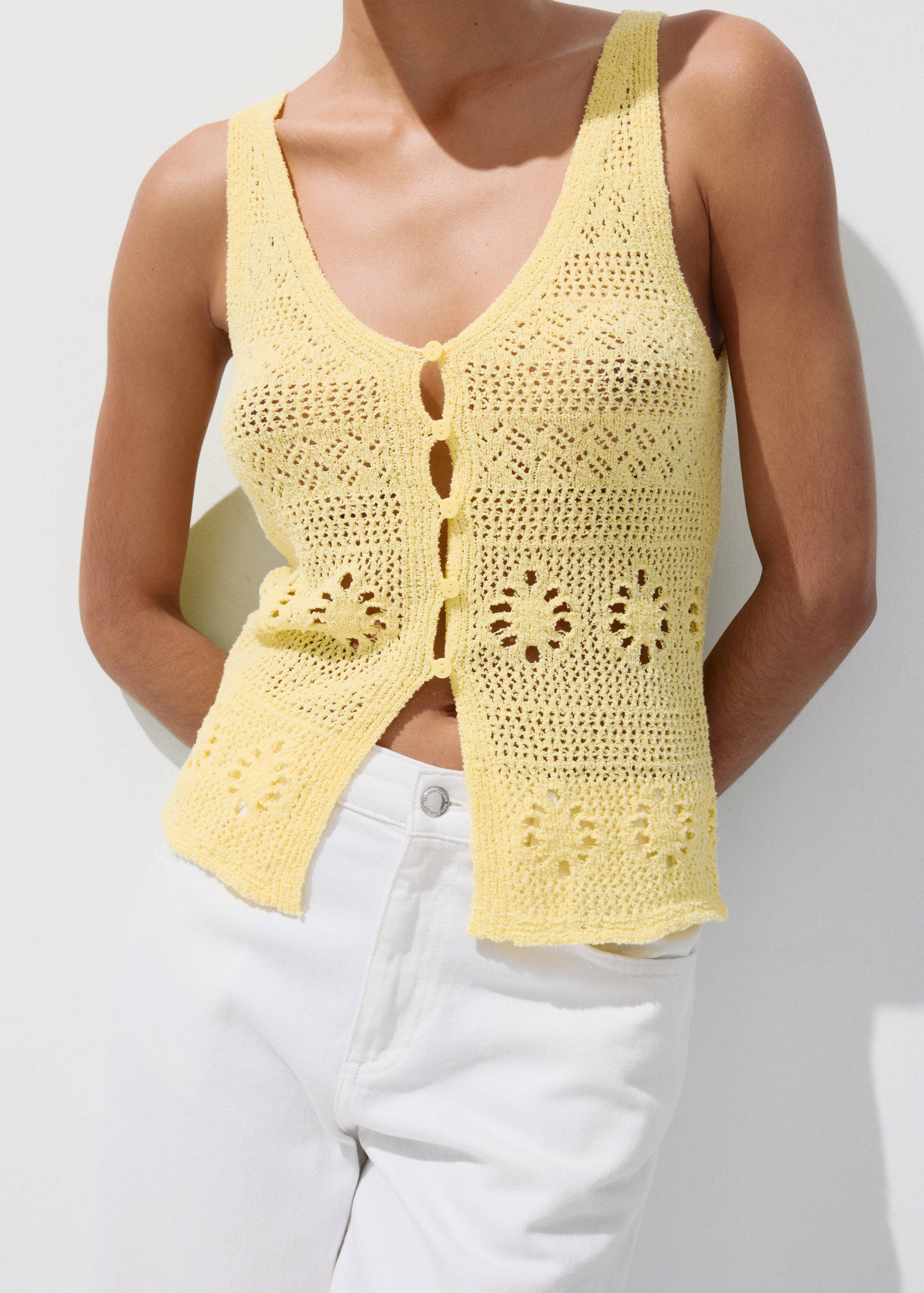 Crochet buttoned gilet - Medium plane