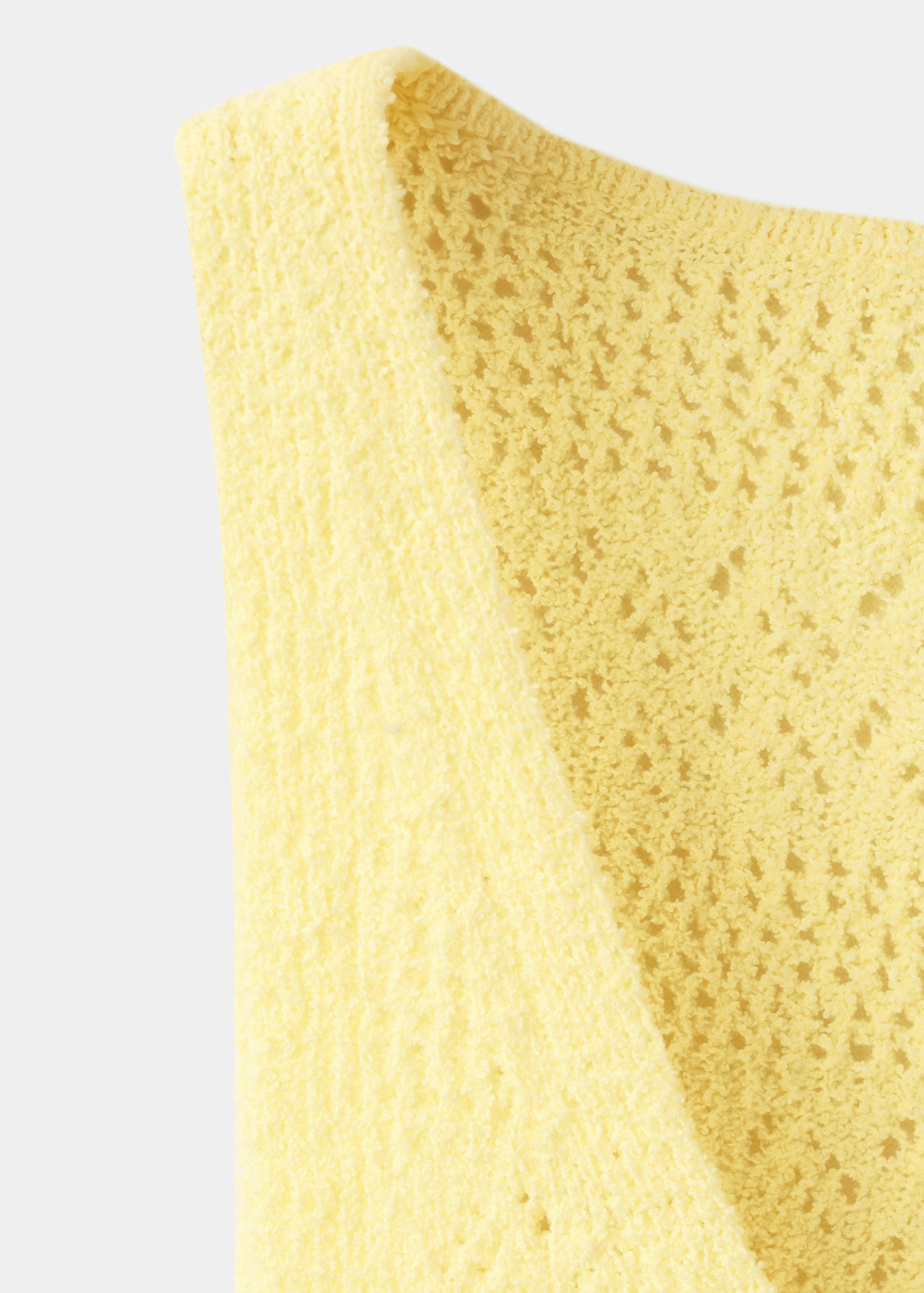 Crochet buttoned gilet - Details of the article 8