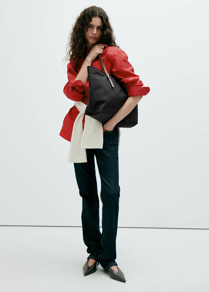 Shopper bag with buckle details — Black