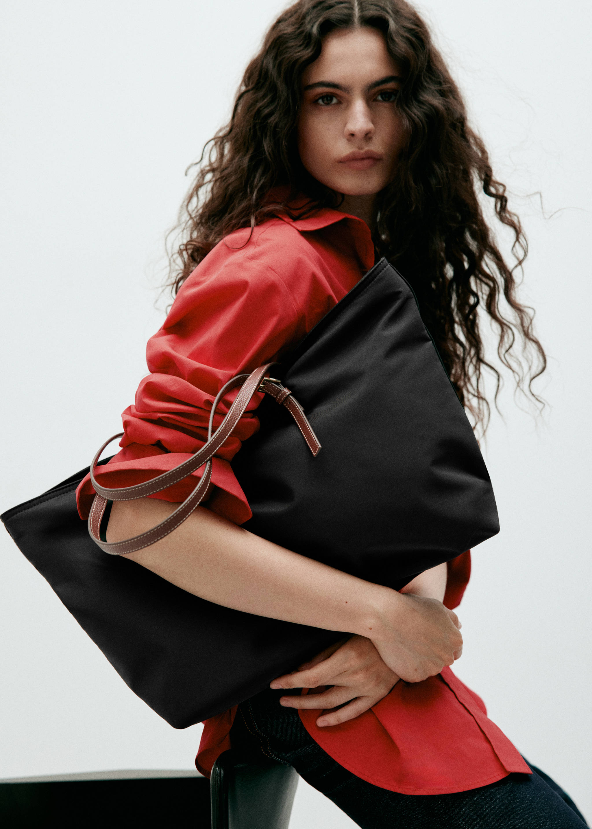 Shopper bag with buckle details - Details of the article 9