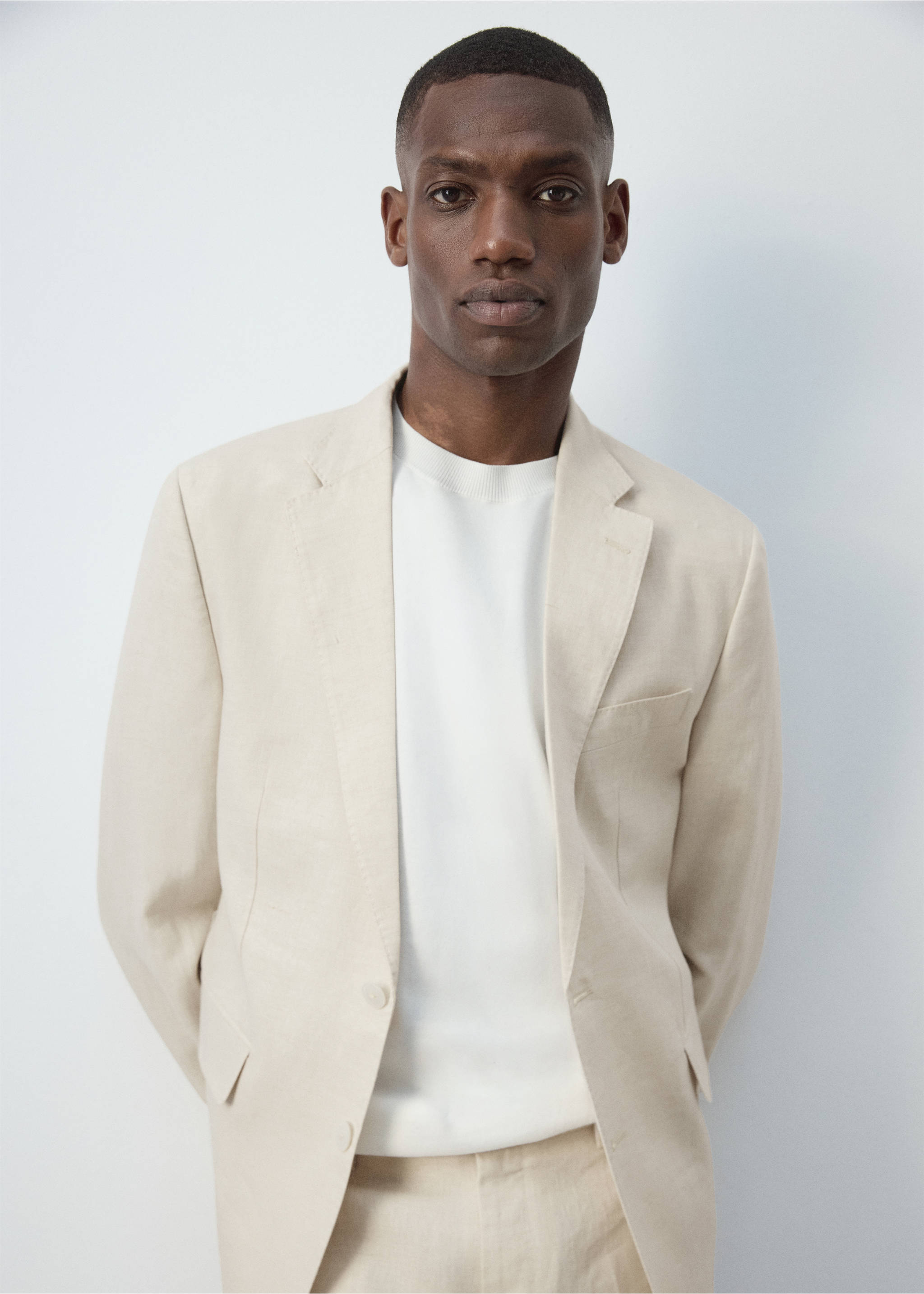 Veste costume Amalfi 100 % lin slim-fit - Détail de l'article 1, Écru. Ref: 37081389-02.