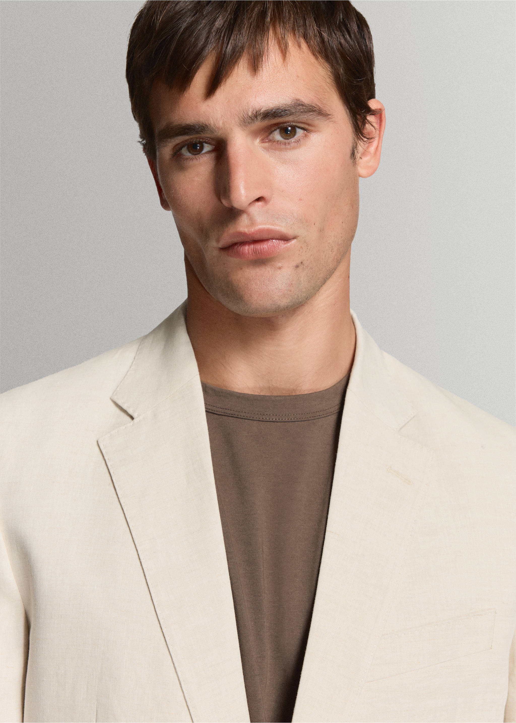 Veste costume Amalfi 100 % lin slim-fit - Détail de l'article 1, Écru. Ref: 37081389-01.