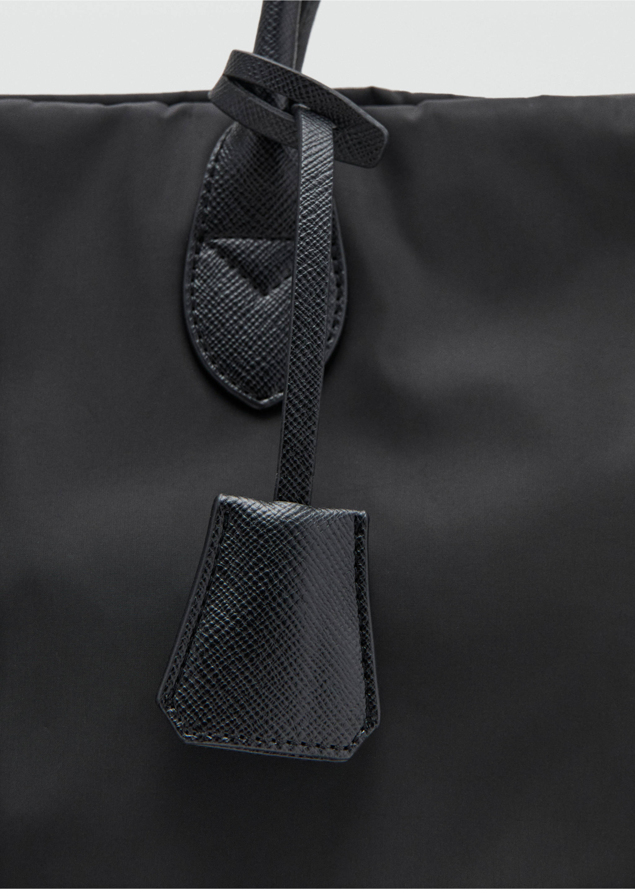 Shopper bag with double handle - Details of the article 2, Black. Ref: 37081396-00.