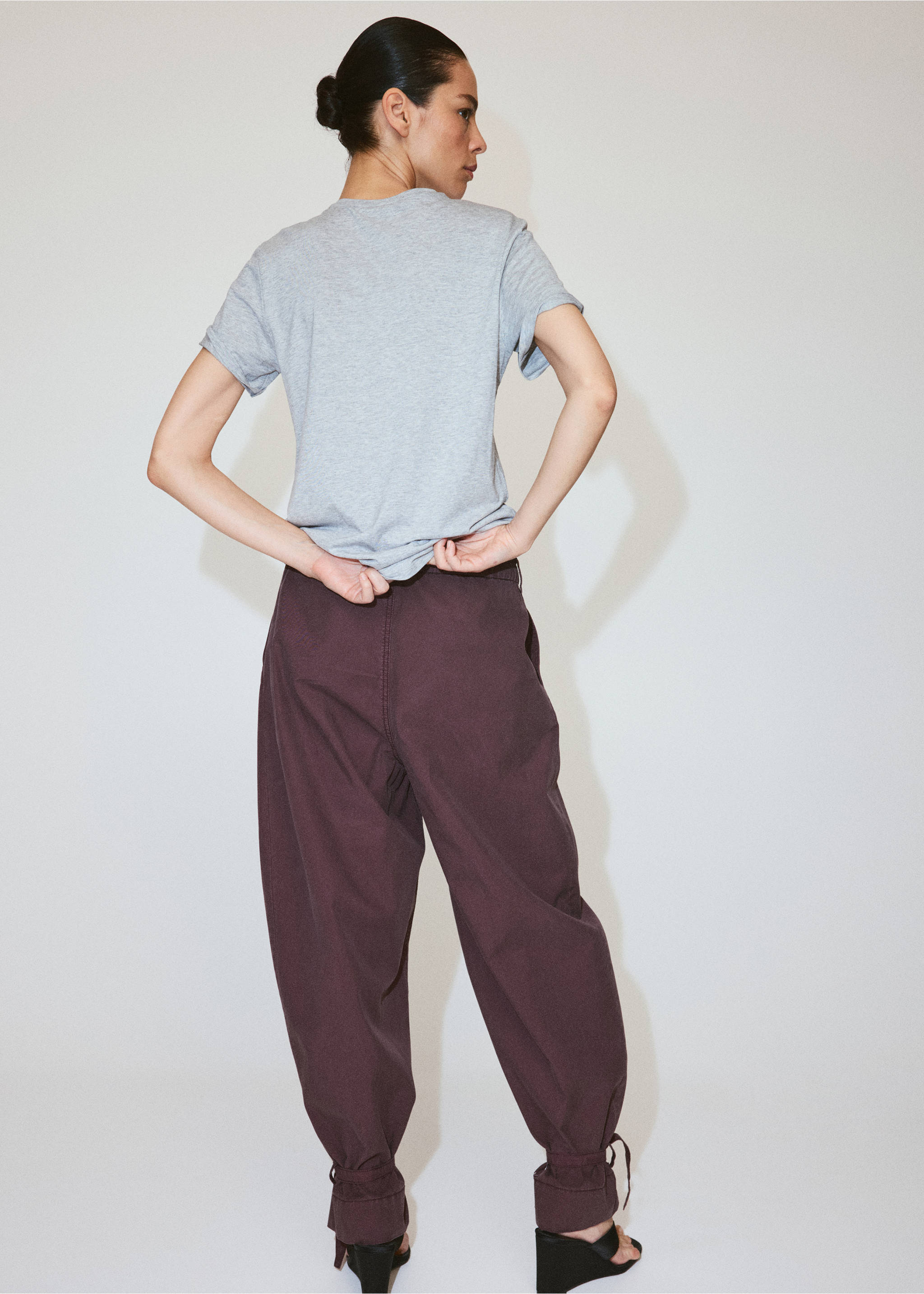 Baggy trousers with ties - Reverse of the article, Purple. Ref: 37081397-00.