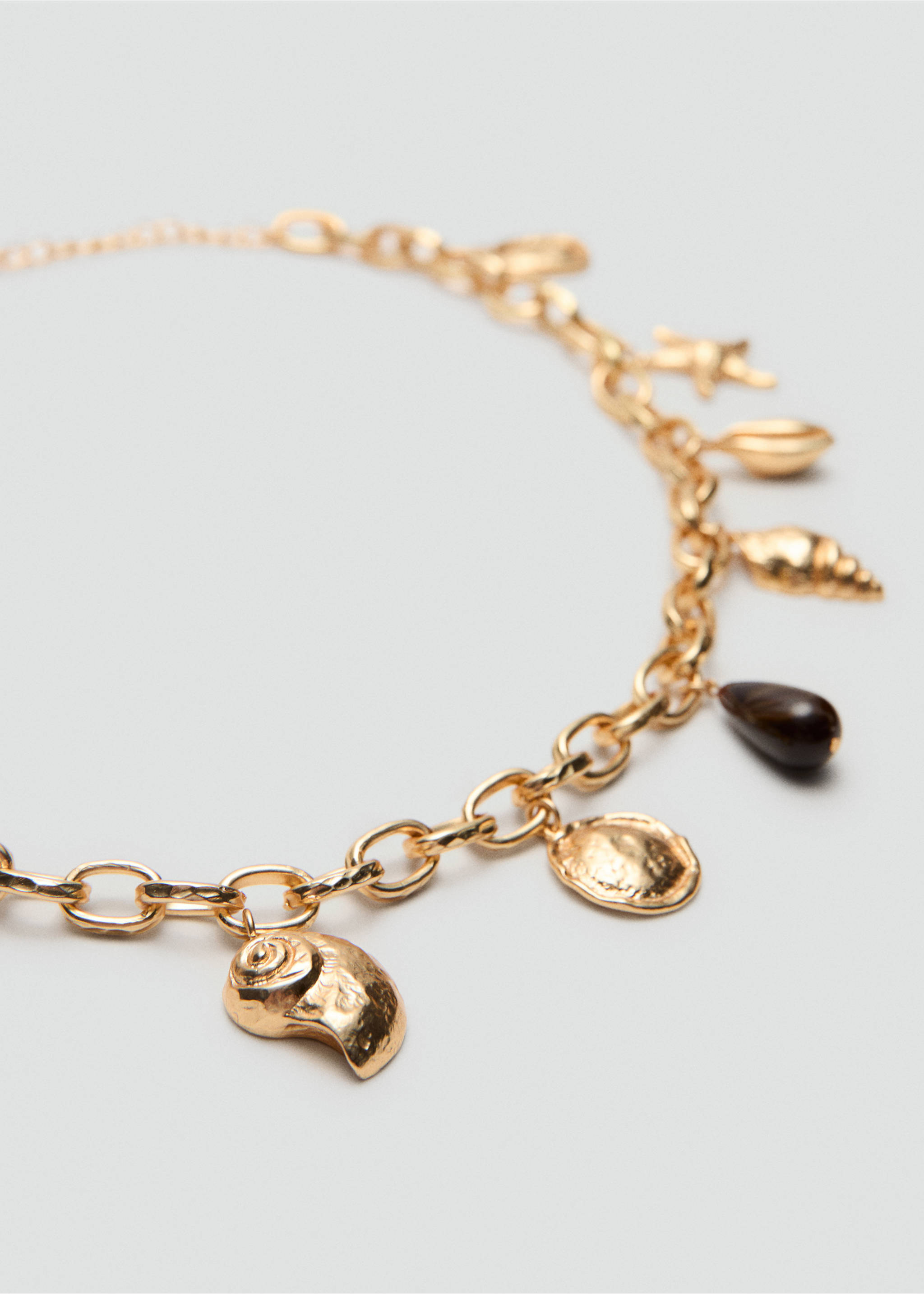 Beaded chain belt - Medium plane, Gold. Ref: 37081400-00.