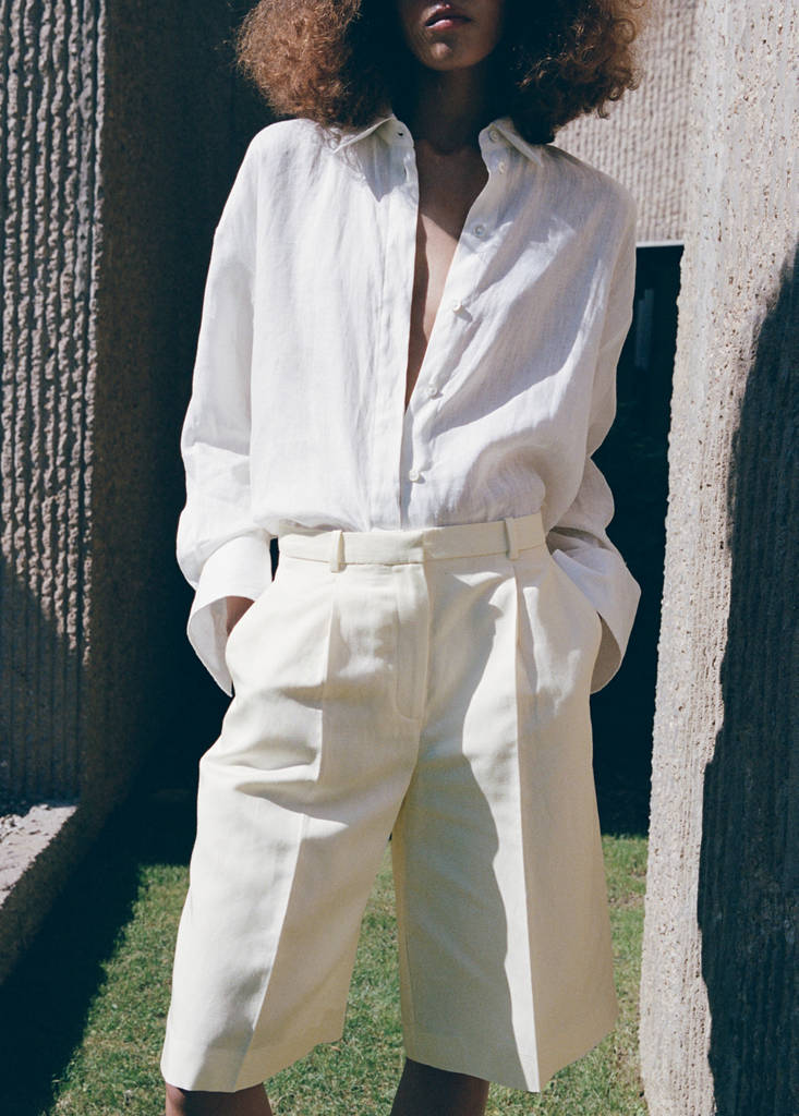 Straight linen Bermuda shorts — Off White