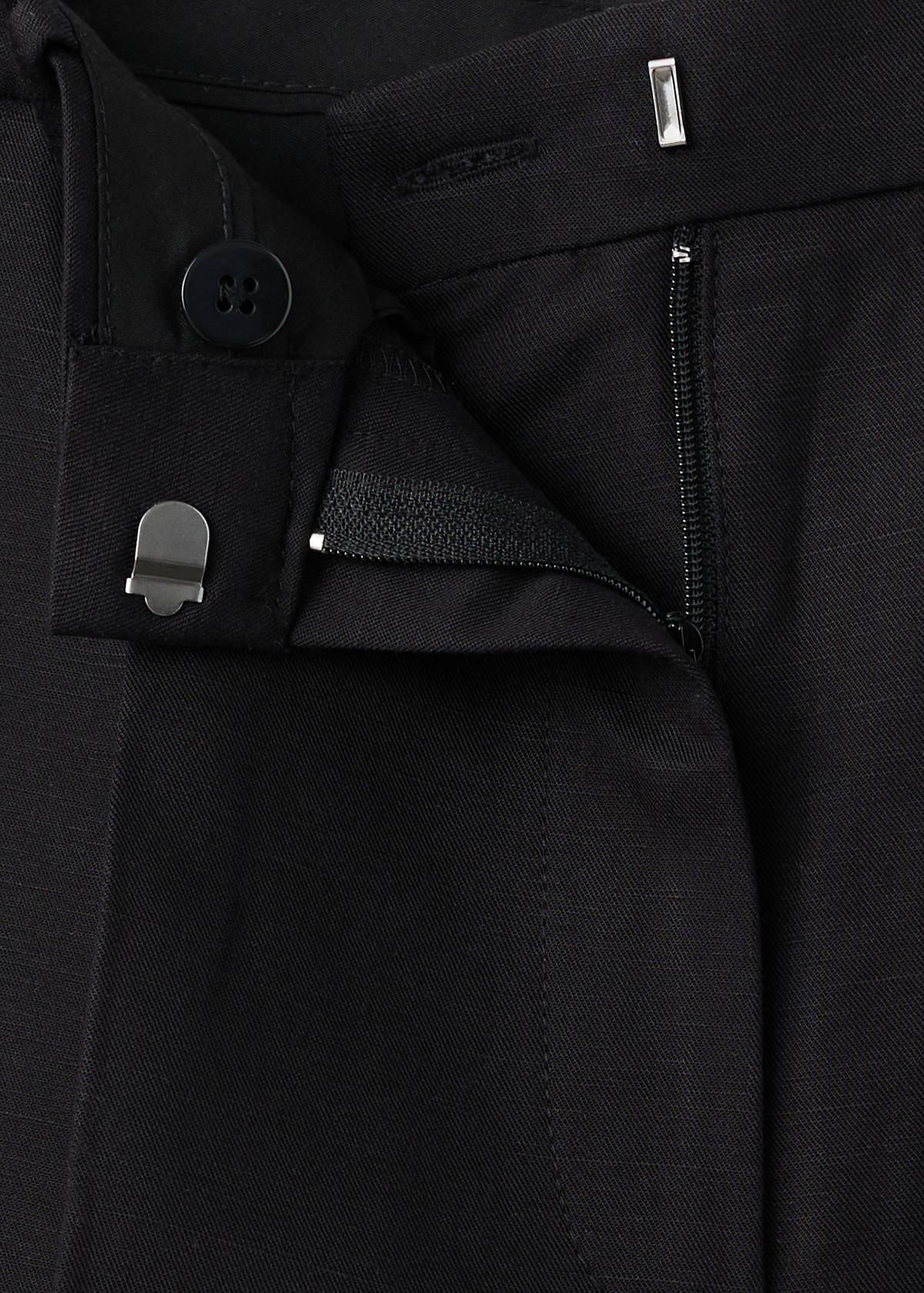 Straight linen Bermuda shorts — Black