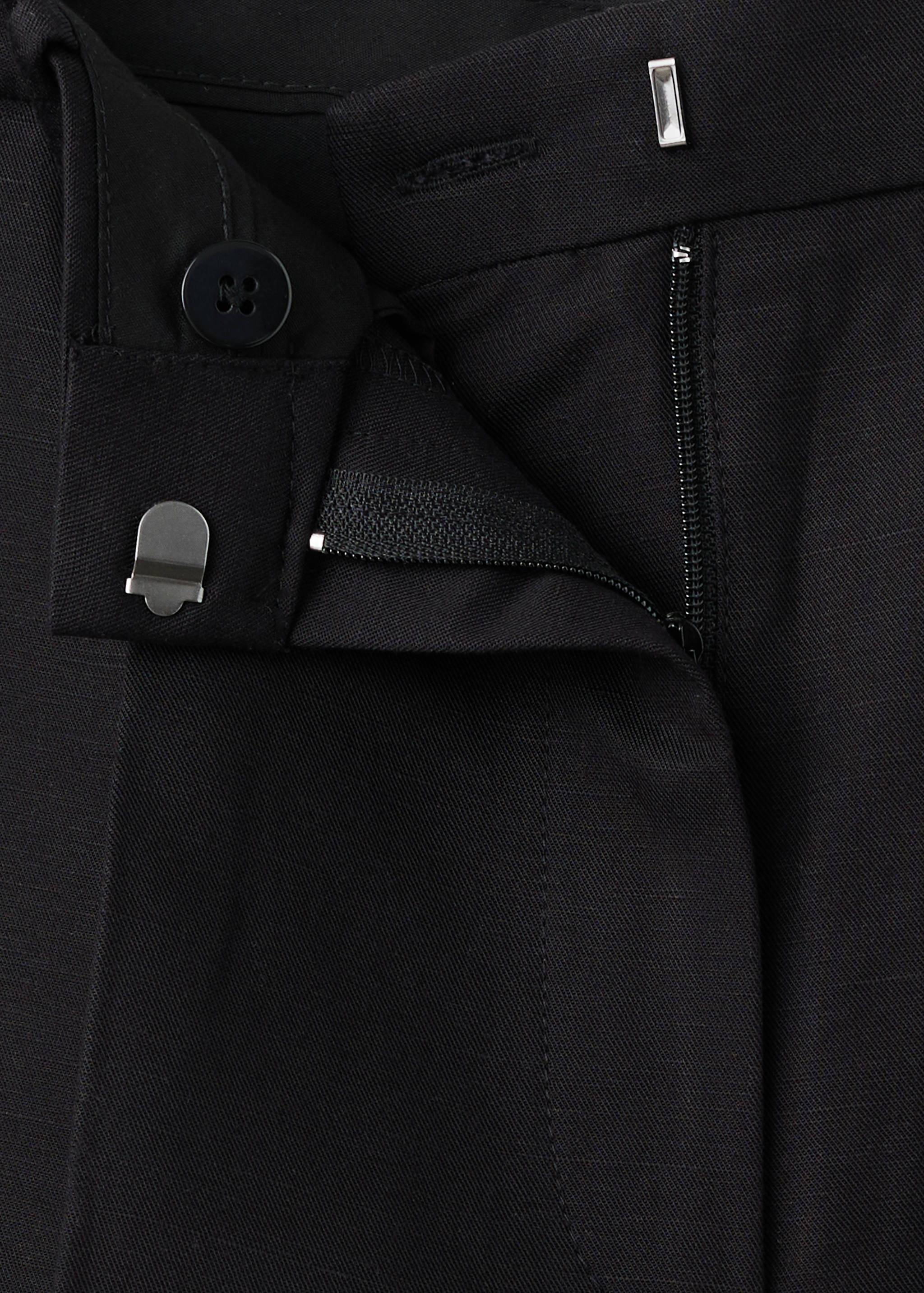 Straight linen Bermuda shorts - Details of the article 8