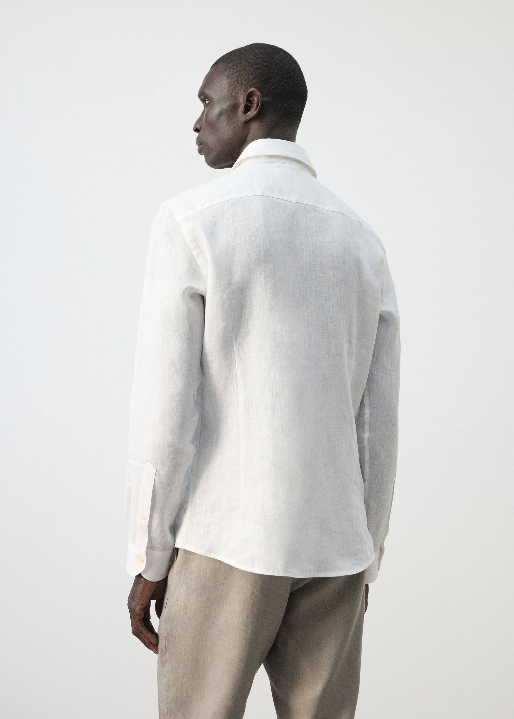 Slim Fit-Hemd aus 100 % Leinen - Rückseite des Artikels
