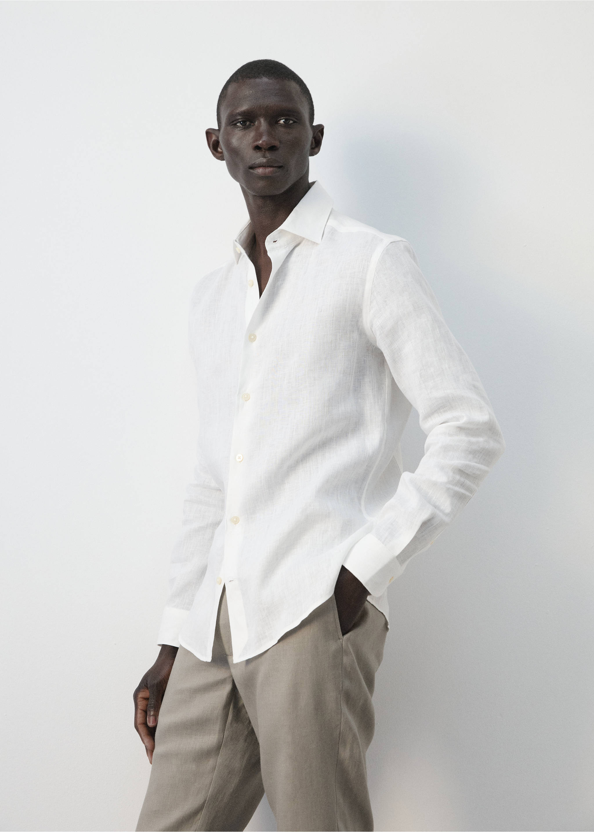 Camisa de 100% linho slim fit - Pormenor do artigo 2, Branco. Ref: 37081422-00.