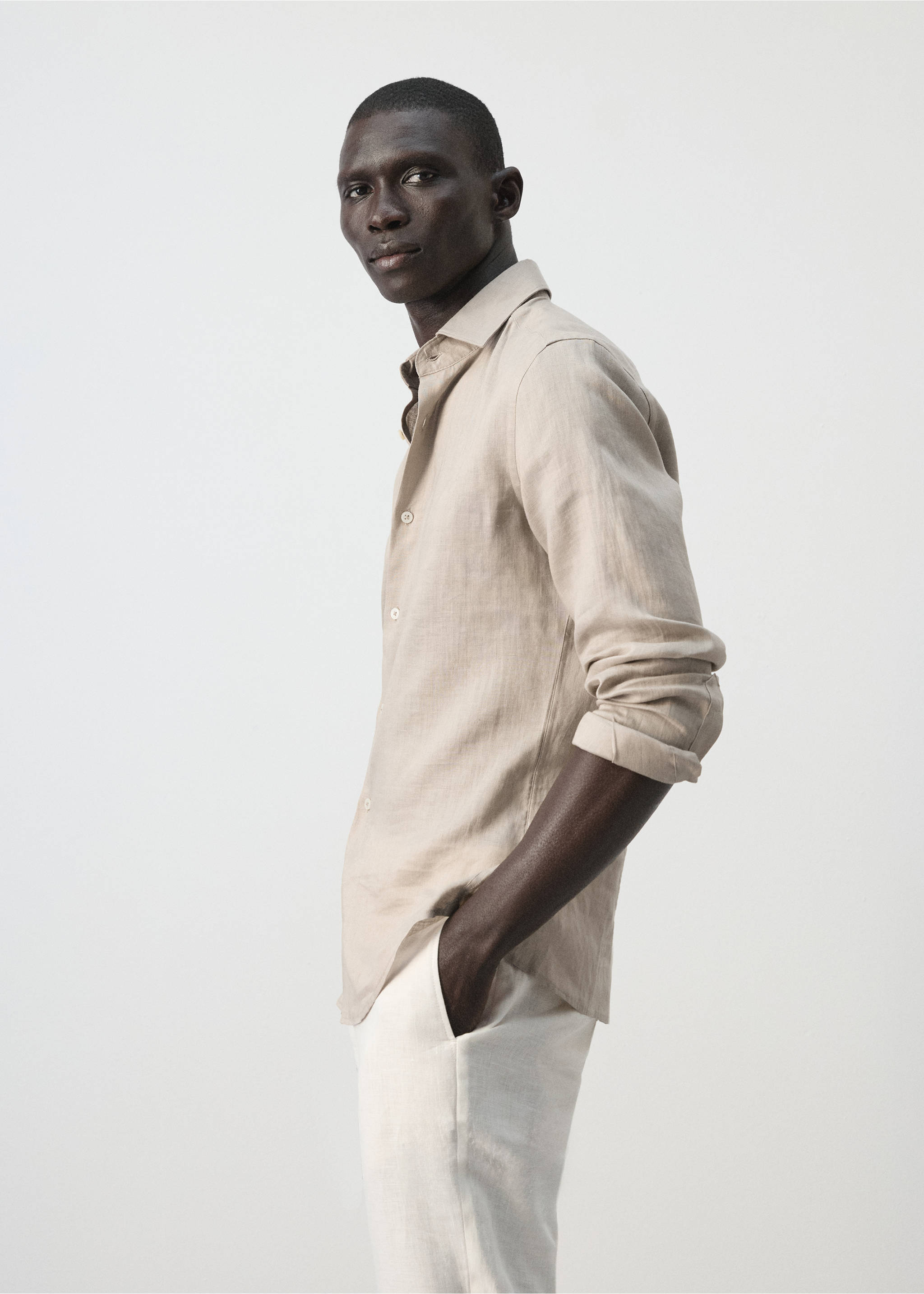 Kemeja 100% linen slim-fit - Rincian barang 2, Pasir. Ref: 37081422-00.
