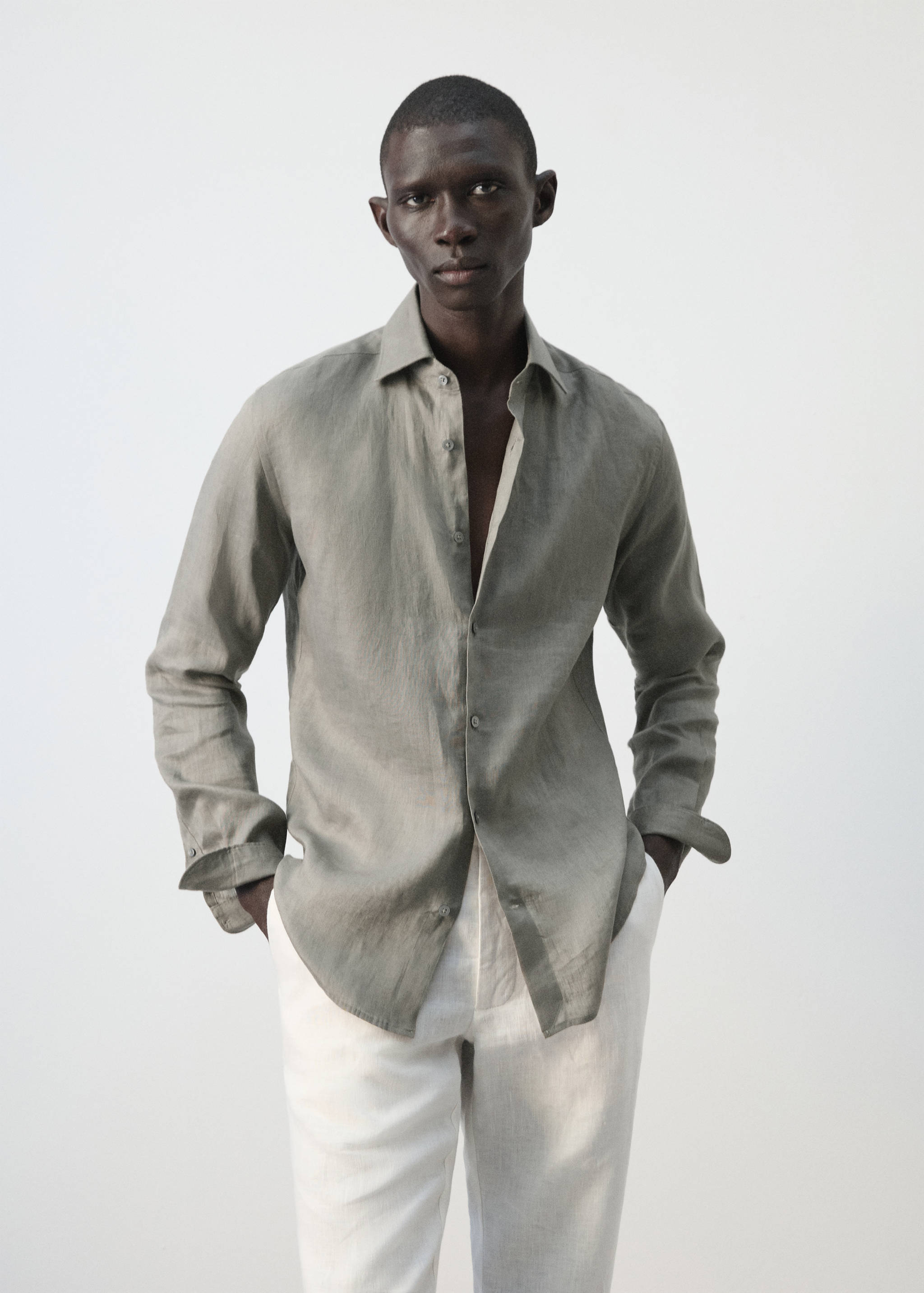 Slim Fit-Hemd aus 100 % Leinen - Mittlere Ansicht