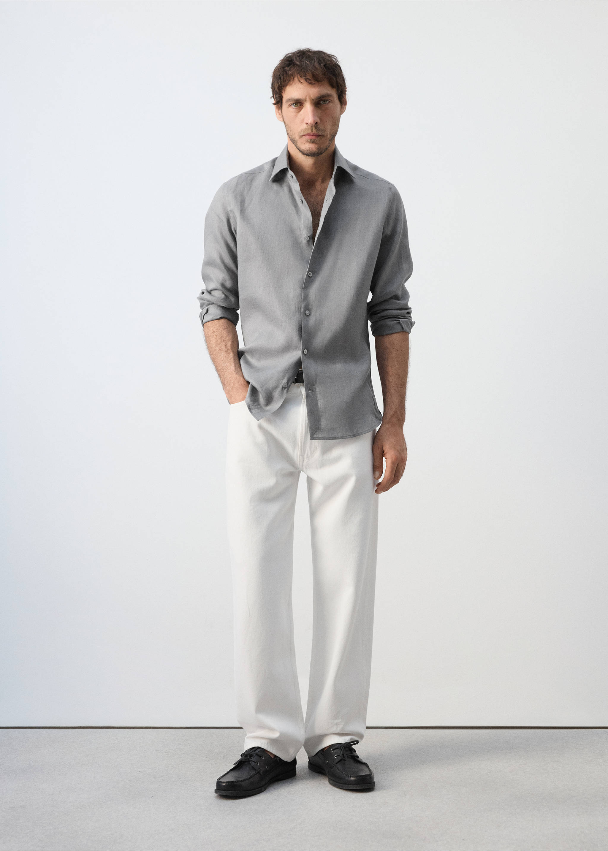 Camisa slim fit 100% lino - Plano general, Gris antracita. Ref: 37081422-00.