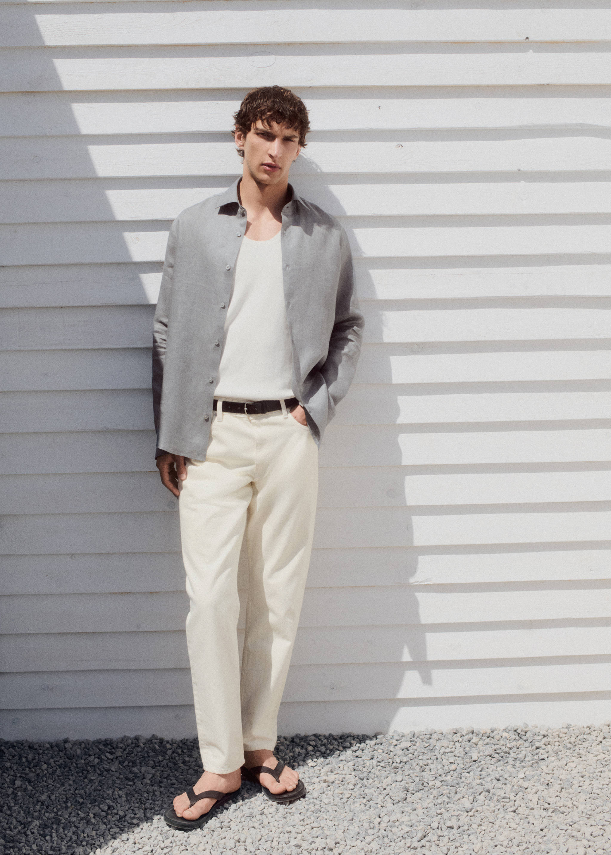 Camisa slim fit 100% lino - Detalle del artículo 7, Gris antracita. Ref: 37081422-00.