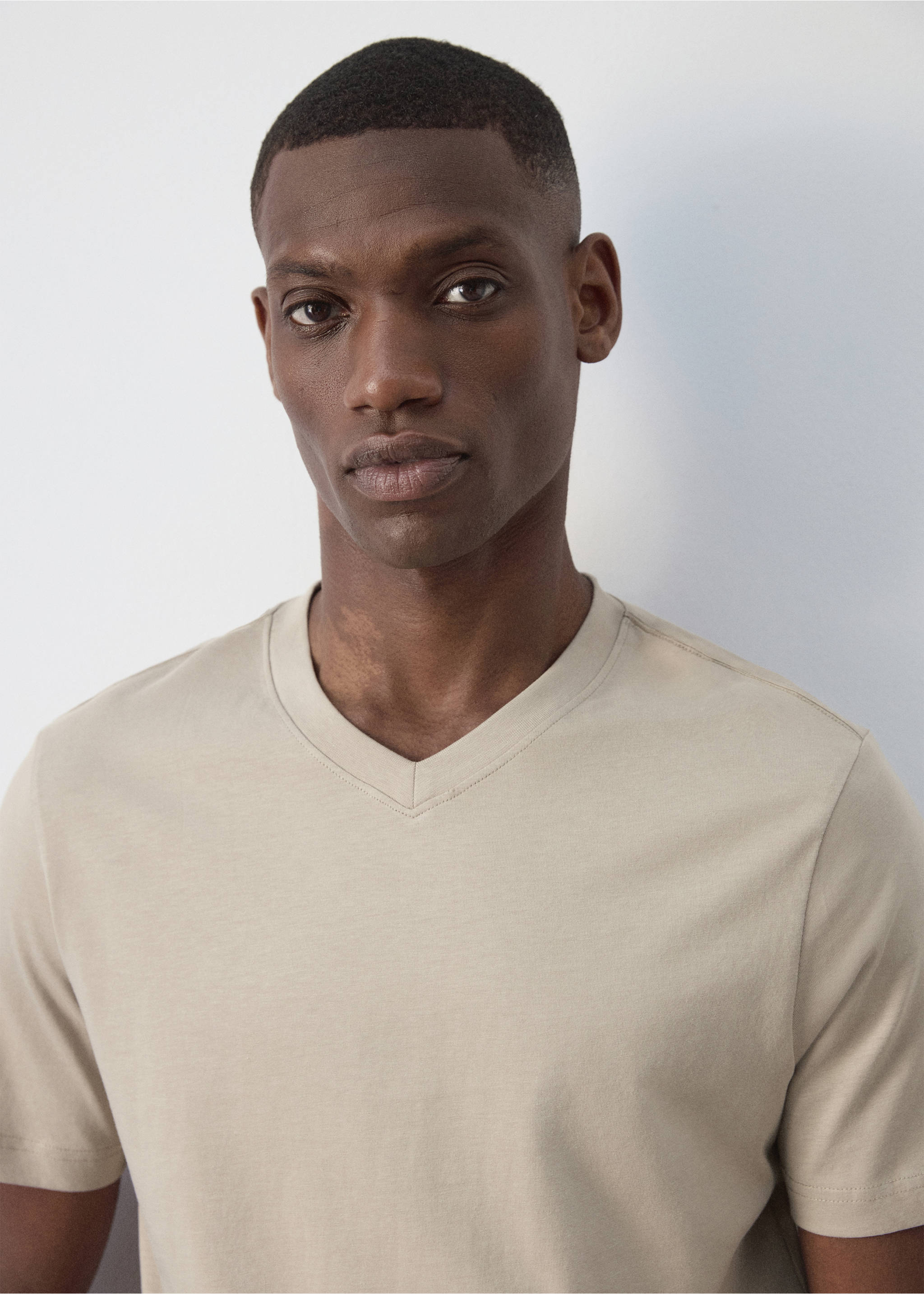 Slim fit T-shirt 180gsm - Details of the article 1, Sand. Ref: 37081426-00.