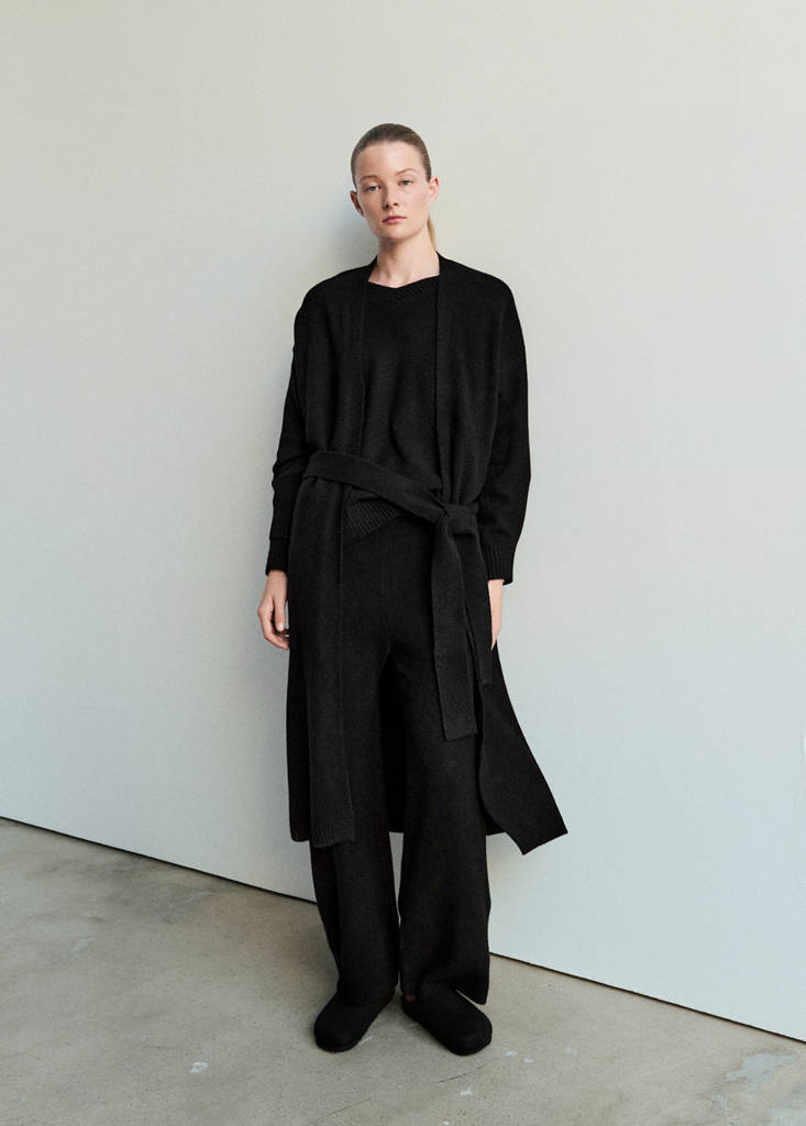 Long knitted robe — Black