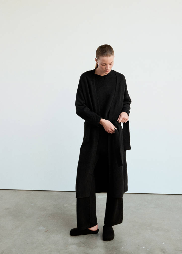 Long knitted robe — Black
