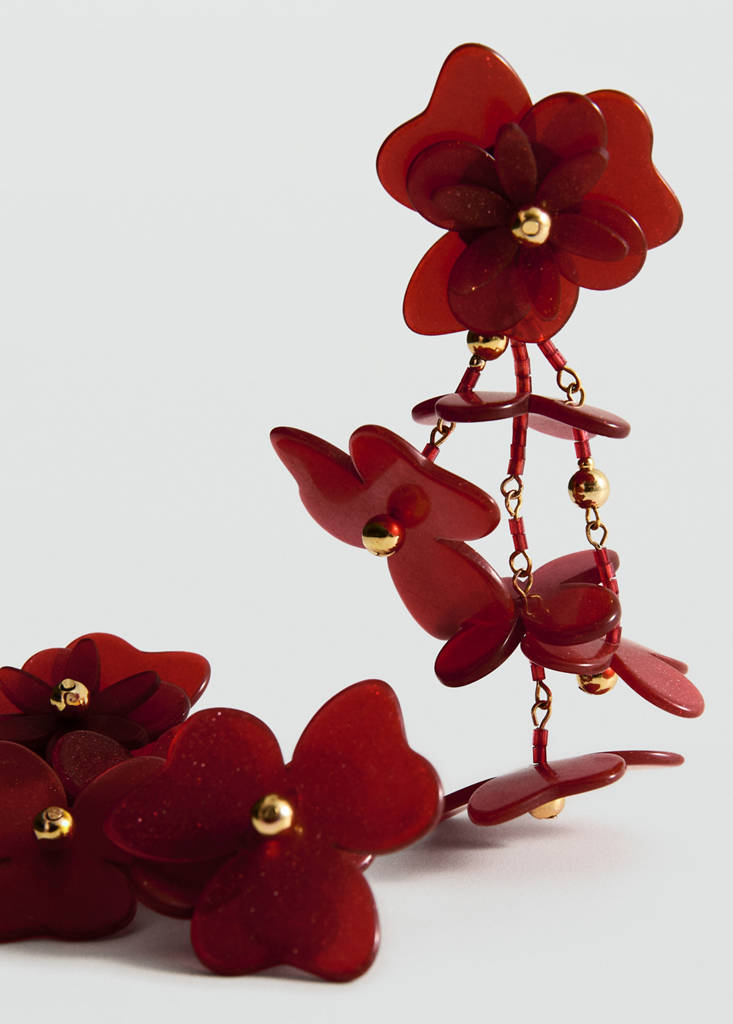 Flower pendant earrings — Maroon