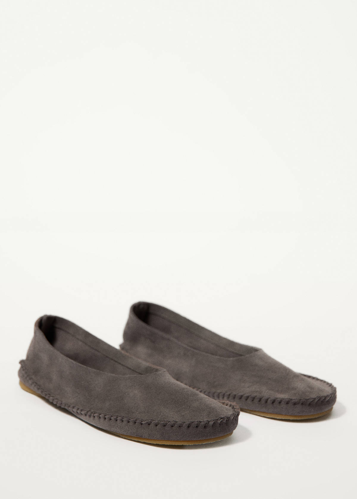Suede shoe with seam detail — Grey