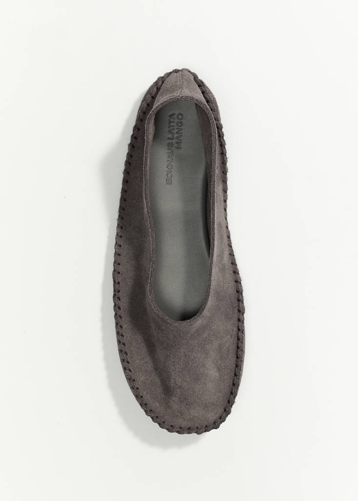 Suede shoe with seam detail — Grey