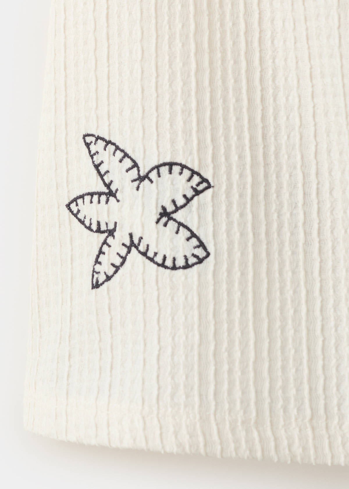 Embroidered floral dress — Ecru
