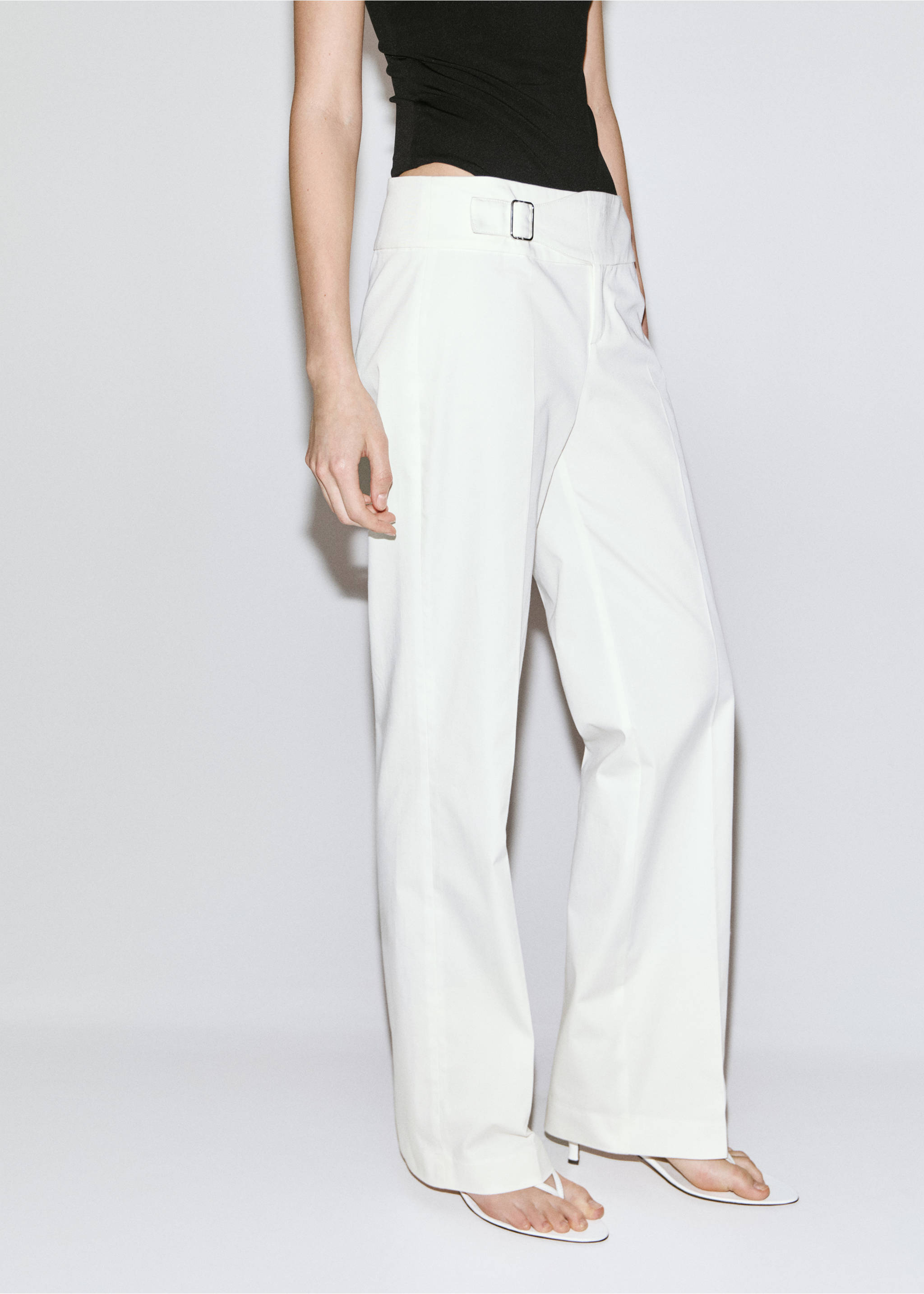 Belt straight-fit trousers - Details of the article 3, White. Ref: 37081466-00.