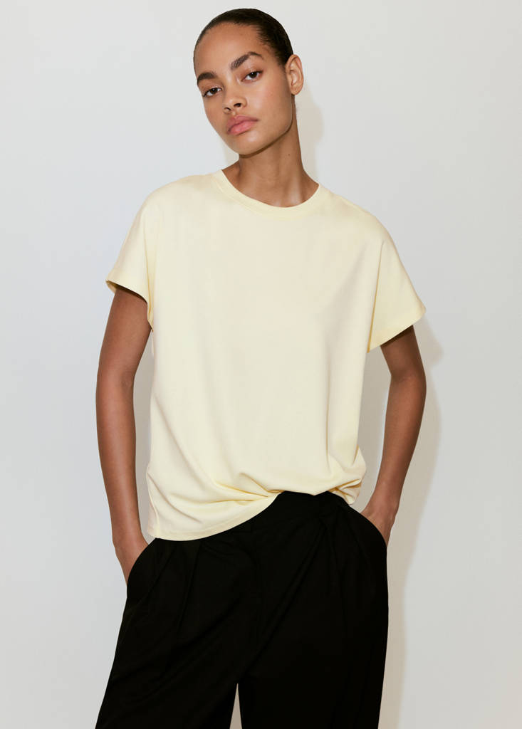 Short-sleeved cotton t-shirt — Pastel Yellow