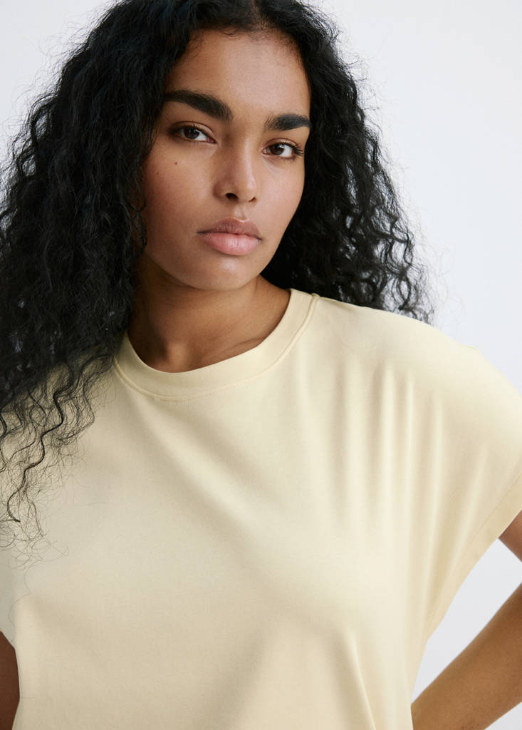 Short-sleeved cotton t-shirt — Pastel Yellow