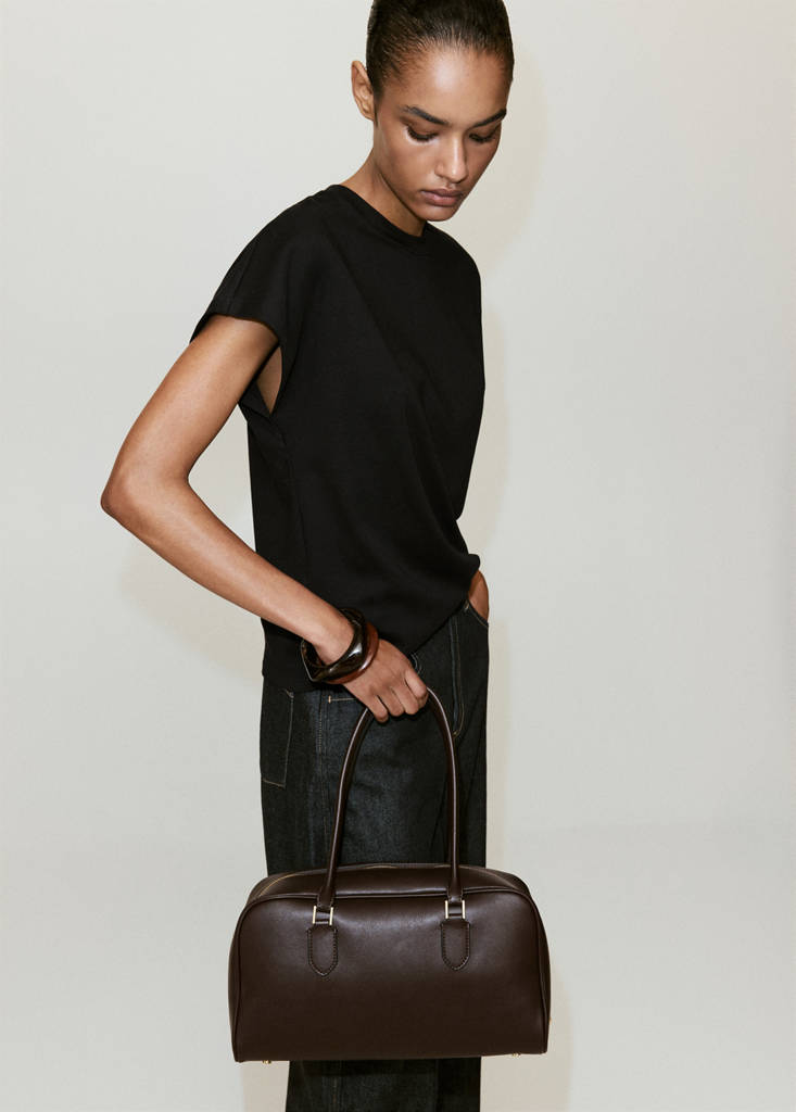 Short-sleeved cotton t-shirt — Black