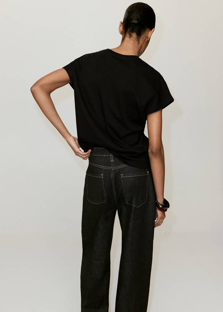 Short-sleeved cotton t-shirt — Black