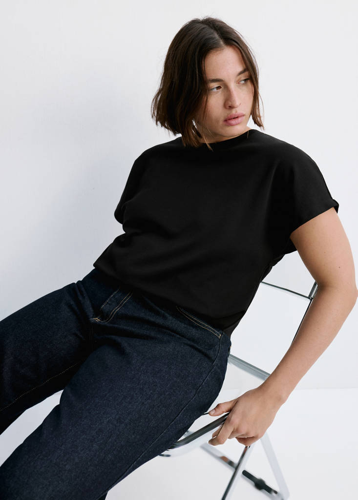 Short-sleeved cotton t-shirt — Black