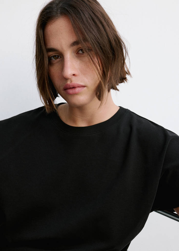 Short-sleeved cotton t-shirt — Black