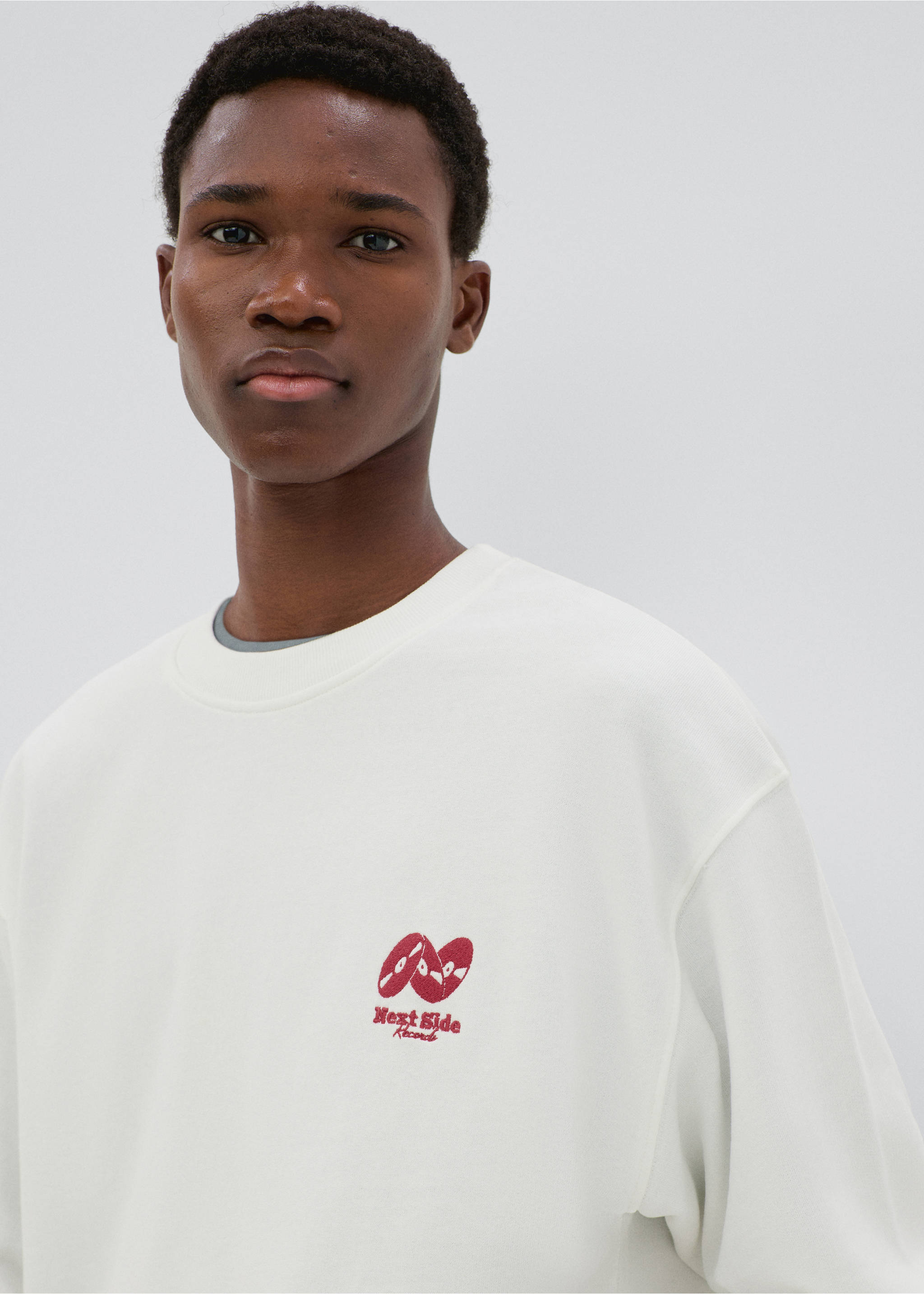 Embroidered detail cotton sweatshirt - Details of the article 1, Off White. Ref: 37081475-00.