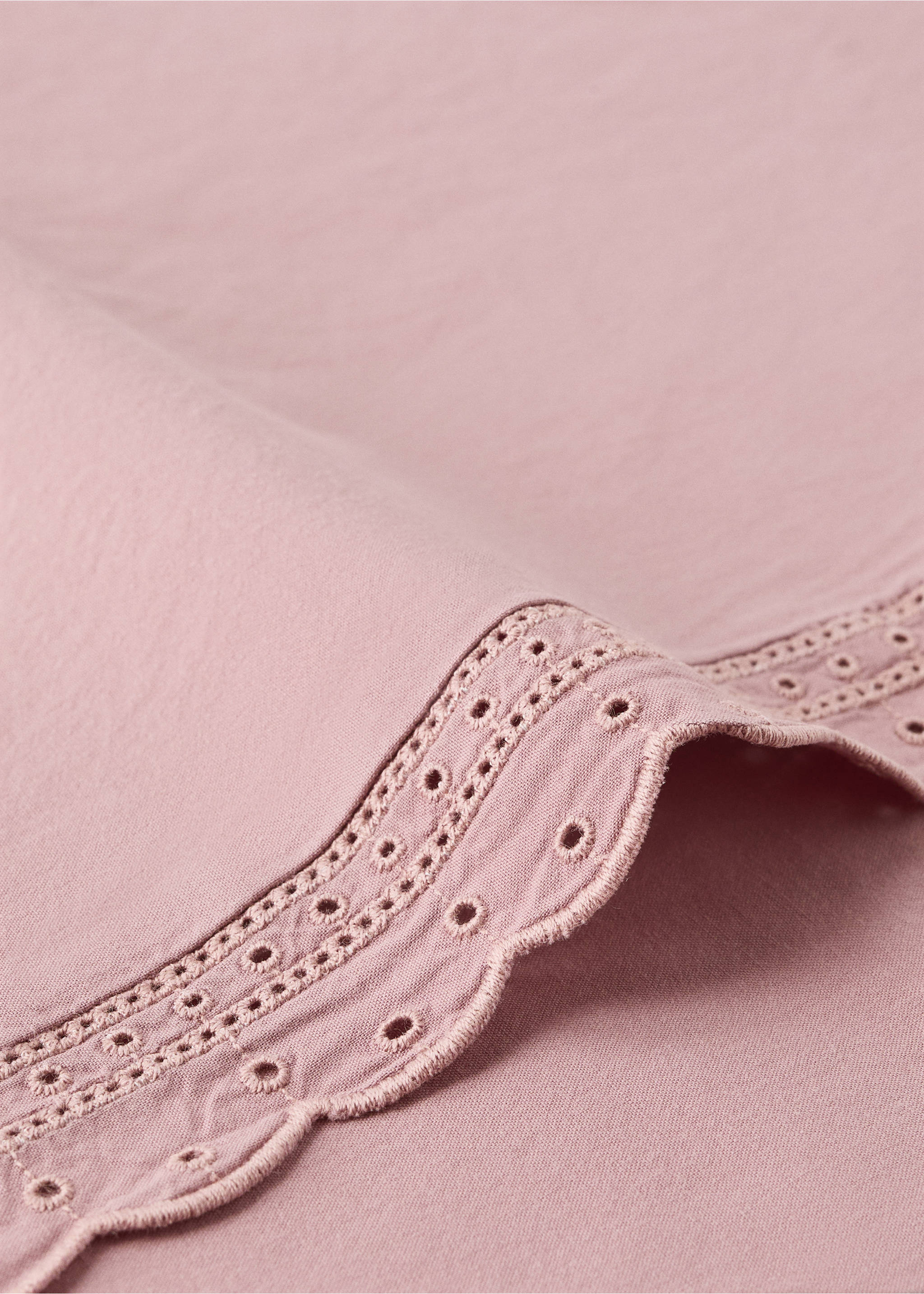 Cotton pillowcase with English embroidery finish, 30 x 50 cm - Details of the article 1, Light/Pastel Purple. Ref: 37081491-00.