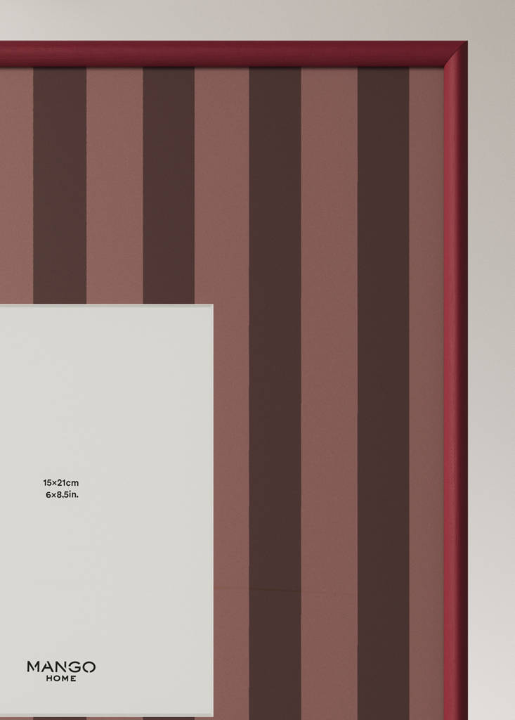 Large striped wooden photo frame — Maroon