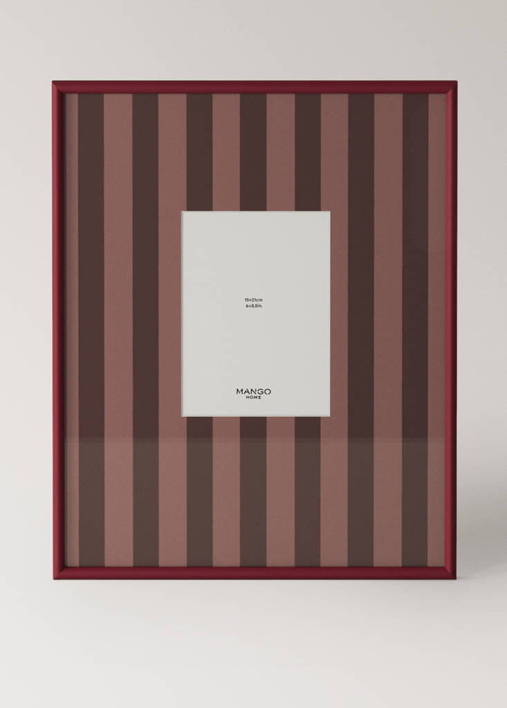 Large striped wooden photo frame — Maroon