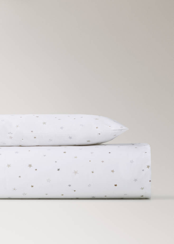 Reversible star print cotton mini cot bumper and pillow set — Sand
