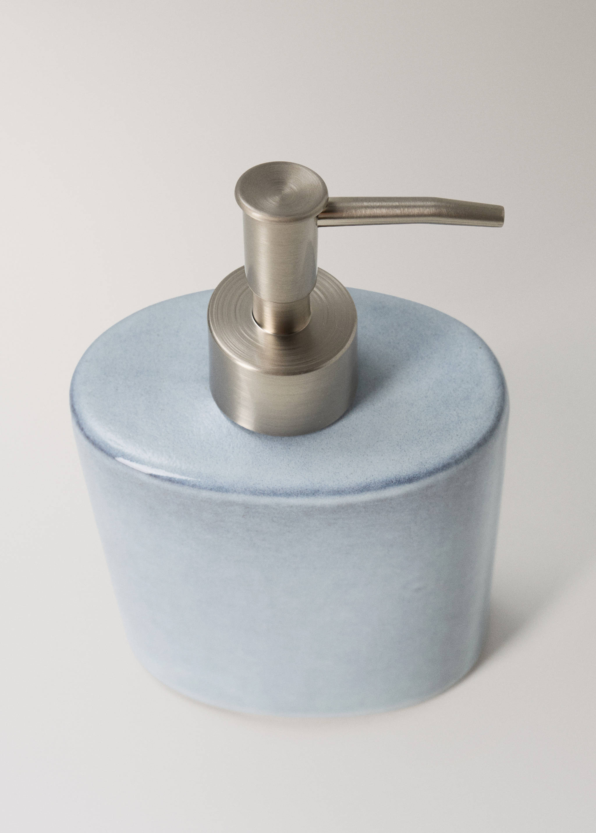 Oval ceramic soap dispenser - Details of the article 1